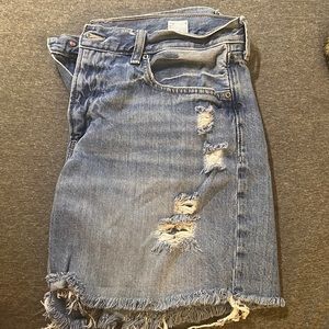 Old Navy “Slouchy Straight” High Rise Short-Size 12